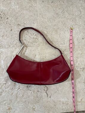 Vintage Y2K Guess Deep Red Faux Leather Hand Shoulder Bag Purse